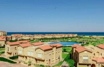 غرفة نوم شاليه 75 م² للبيع في بياتشيرا، العين السخنة، مصر