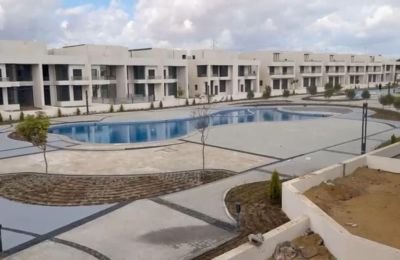 Townhouse 265 m² (3-bedroom) for sale in Lake West, Northern Expansion, Egypt