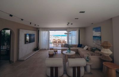 Villa 590 m² (7-bedroom) for sale in Roots-Beit Al Bahr, Sidi Heneish, Egypt