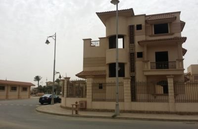 4-bedroom Villa 300 m² for sale in Royal City, El Sheikh Zayed, Egypt