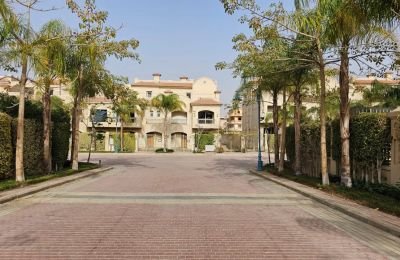 3-bedroom Townhouse 202 m² for sale in El Patio 5 East, El Shorouk, Egypt