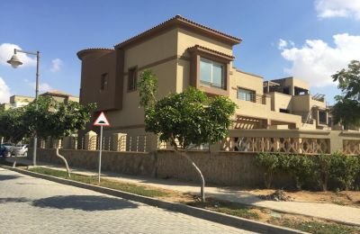 فيلا 6 غرف نوم 560 م² للبيع في بالم هيلز قطامية (PK1)، الجولدن سكوير، مصر