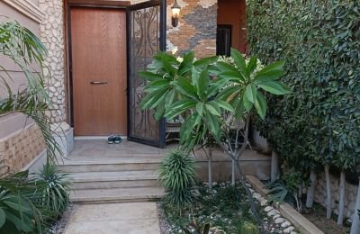 For sale: 4-bedroom Townhouse 256 m² in Royal Meadows Sheikh Zayed, El Sheikh Zayed, Egypt