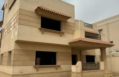 Villa 440 m² (6-bedroom) for sale in Royal City, El Sheikh Zayed, Egypt