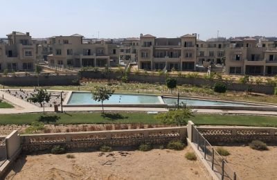4 غرف نوم توين هاوس 450 م² للبيع في بالم هيلز قطامية (PK1)، الجولدن سكوير، مصر