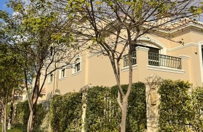 للبيع: فيلا 3 غرف نوم 290 م² في الباتيو 5 إيست، الشروق، مصر