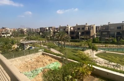 For sale: 4-bedroom Townhouse 375 m² in New Giza, 6th of October City, Egypt